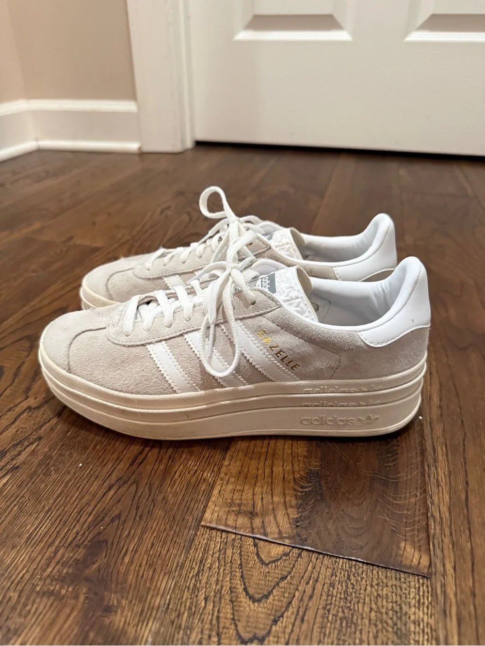 Women’s Adidas Gazelle Sneakers Size 8